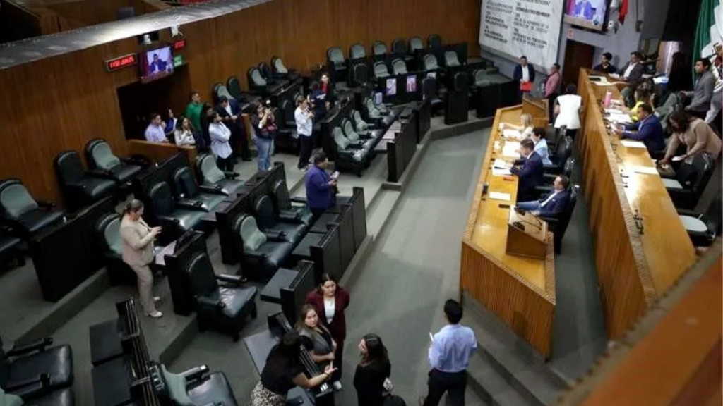 X44 - Regio Politica - Regio Politica