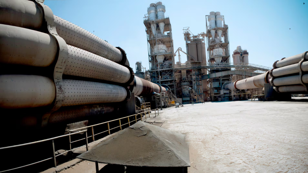 Instalaciones De Cemex En Toledo, España.