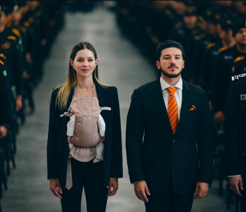La Pareja De Samuel Y Mariana Utilizan Eventos Públicos Para Promover Su Imagen Personal. 