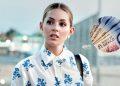 Woman in a White Blouse with Blue Floral Pattern, Outdoors, with a Circular Graphic of Mexican Banknotes Nearby (money Symbol Overlay). - Regio Politica