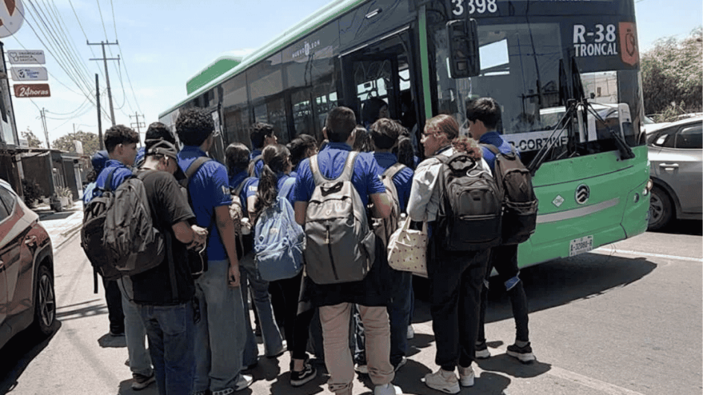 Quejas Del Transporte Público - Regio Politica
